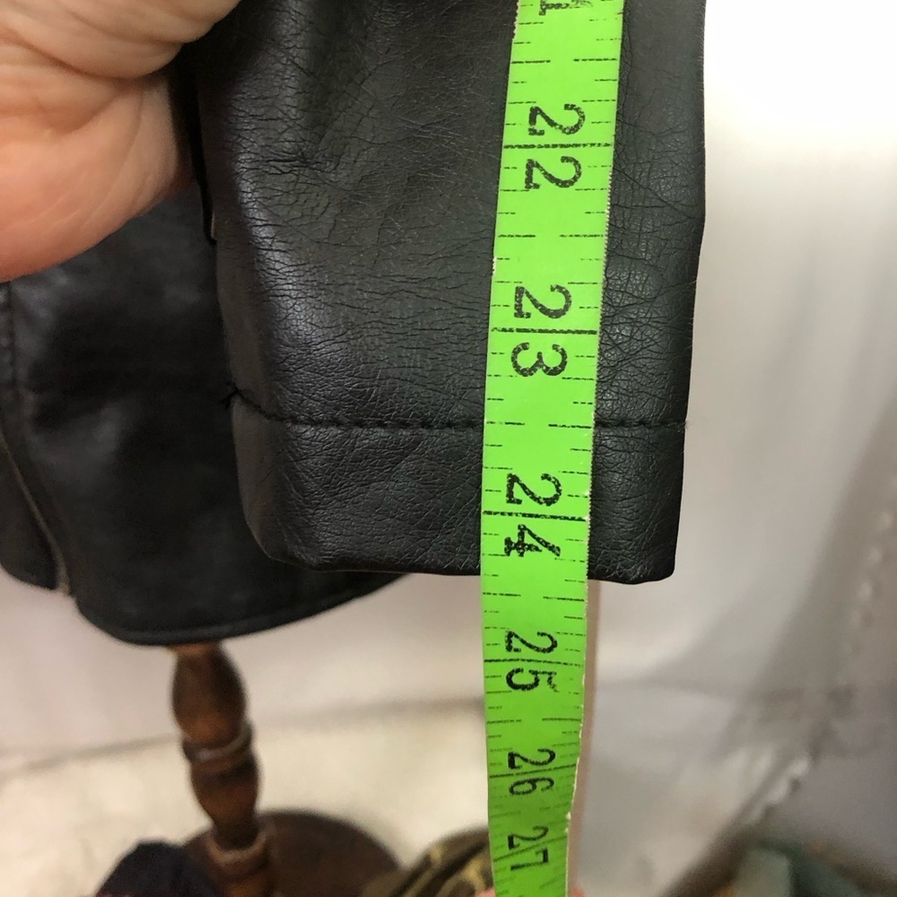Women’s Black Faux Leather Jacket. Large. Le Chateau. Like New. - Picture 7 of 7